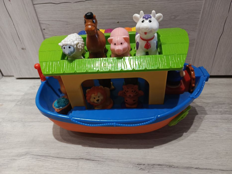 Zestaw zabawek Dumel: domek, farma, arka Noego, statek piracki traktor