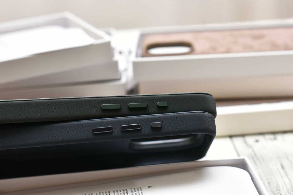 Оригинальный чехол iphone 15 серия pro max FineWoven
