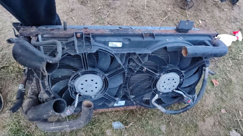 Радіатор Chrysler Voyager 4 касета радіаторів дефузор в взборі
