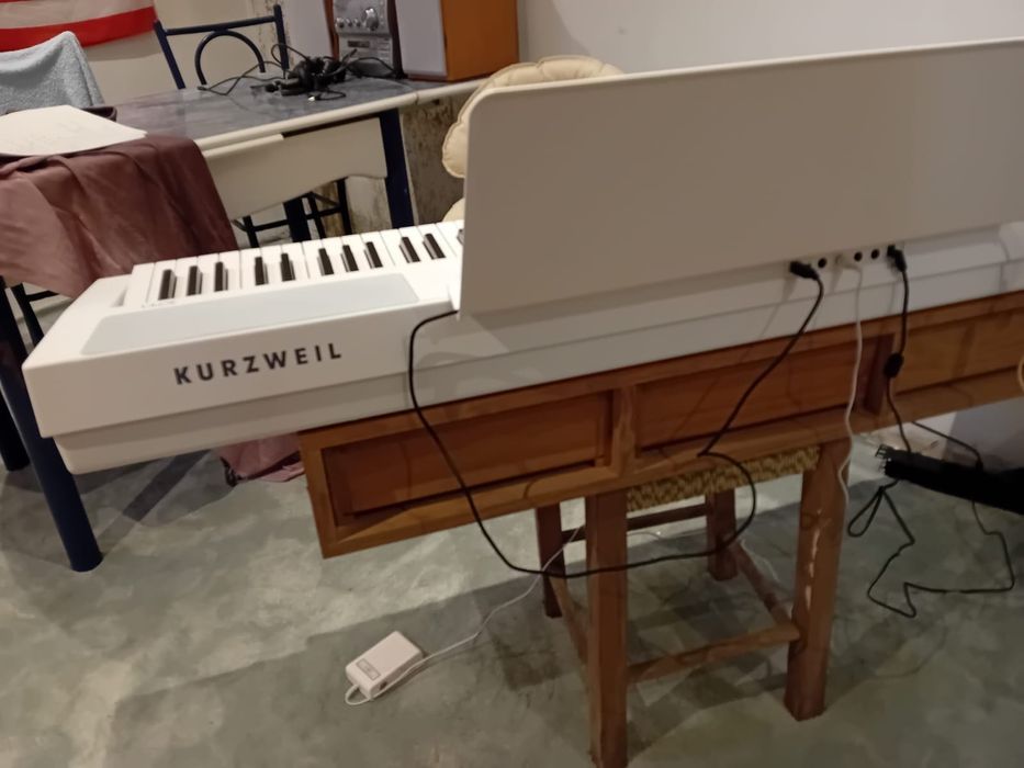 Kurzweil KaE1-WH Piano de palco com 88 teclas