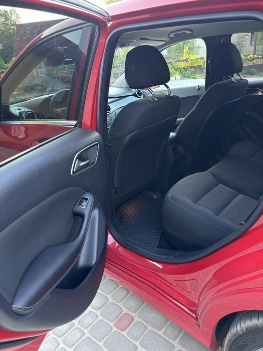 Mercedes-Benz B 250E