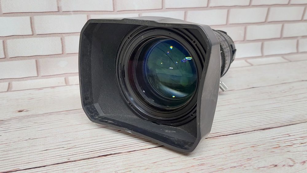Объектив Fujinon TV Zoom Lens 1:2.1/10-155mm.