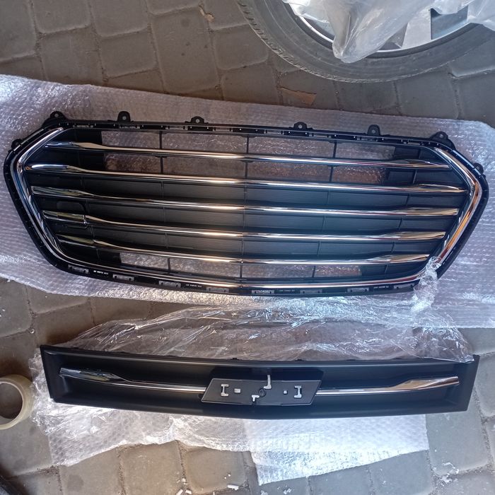 Решітка радіатора гриль нижня Chevrolet Trax 17-22