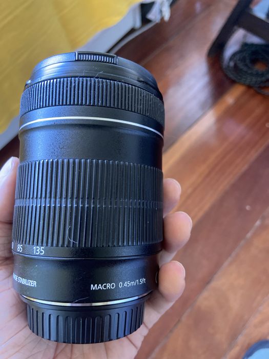 Objetiva Canon EF-S 18-135mm f/3,5-5.6 IS STM