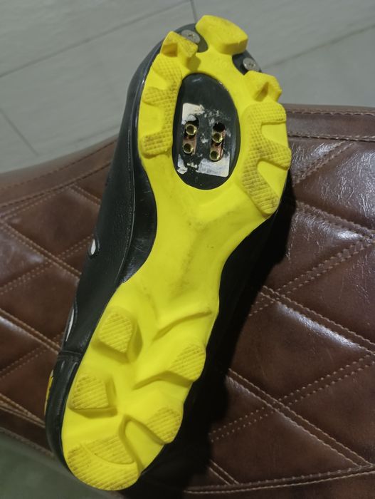 Sapatos btt ou estrada