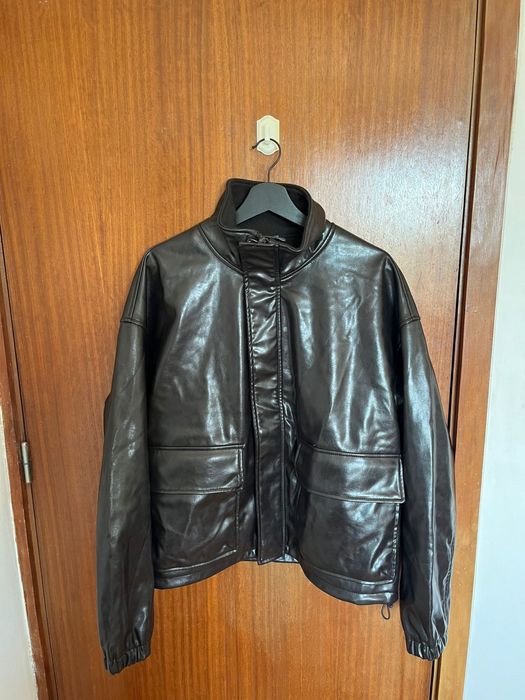 Casaco de couro sintetico