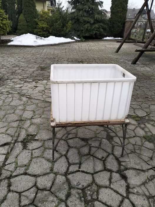 Pojemnik na wyrobu