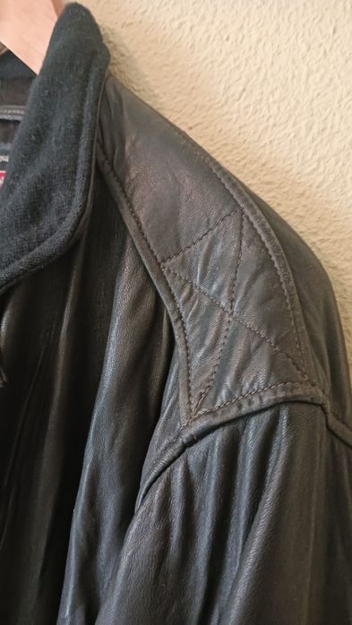 Blusão Chevignon vintage em couro