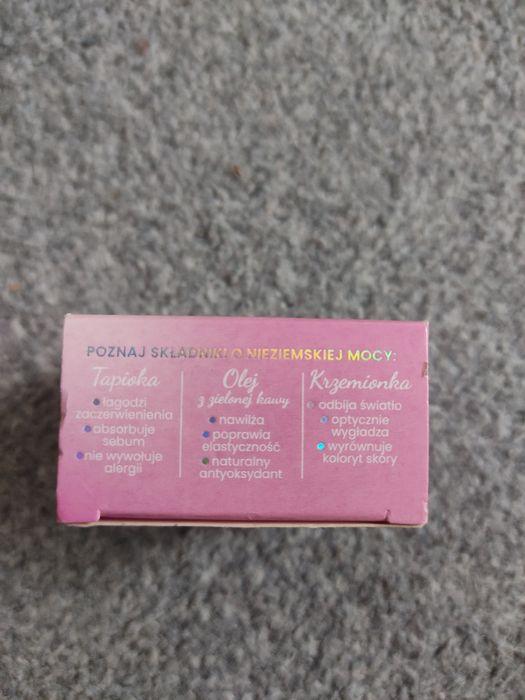 Puder pod oczy Starry Eyed 01 pink nebula