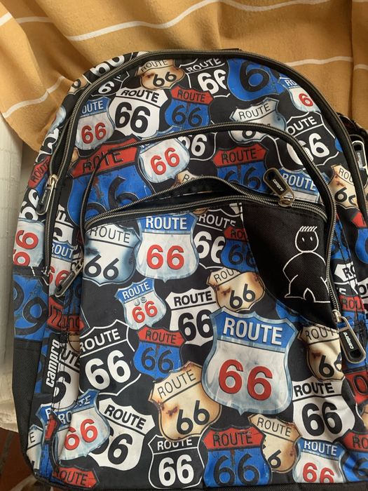 Mochila escolar . Marca Campro