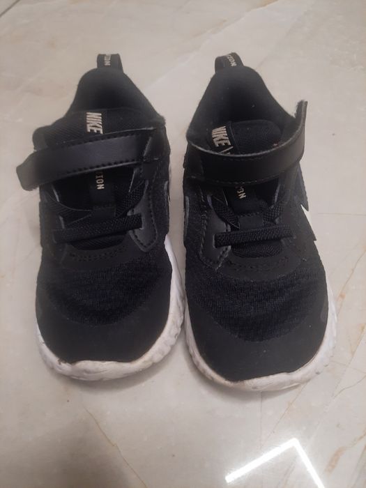 Buty Nike Revolution rozm. 25