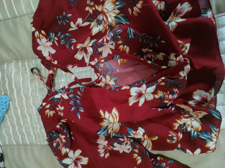 Blusa de flores nova