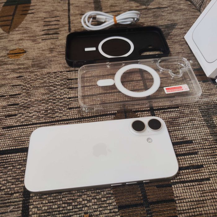 Smartfon Apple iPhone 17 8/256GB White