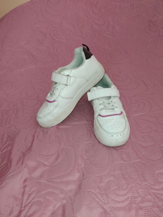 Białe adidasy 33 dziewczęce