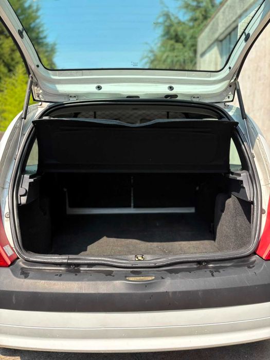 Renault Clio 2 lugares (mercadorias)