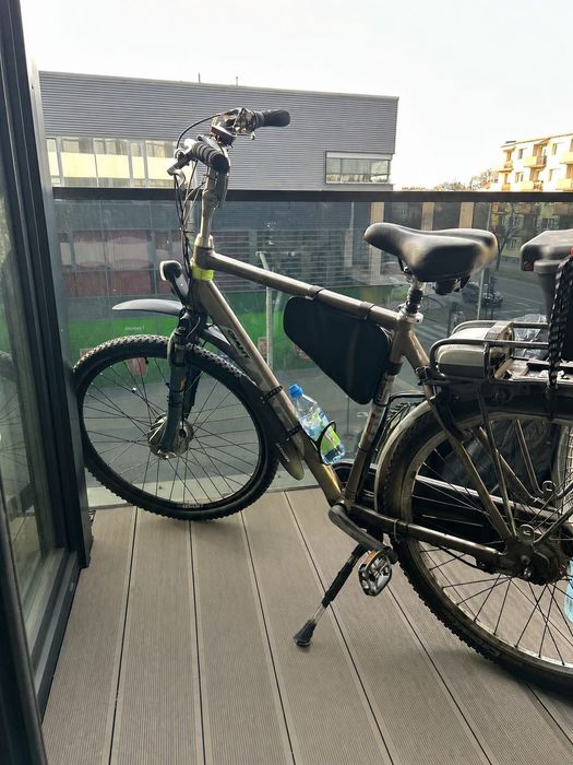 Sprzedam rower elektryczny Giant