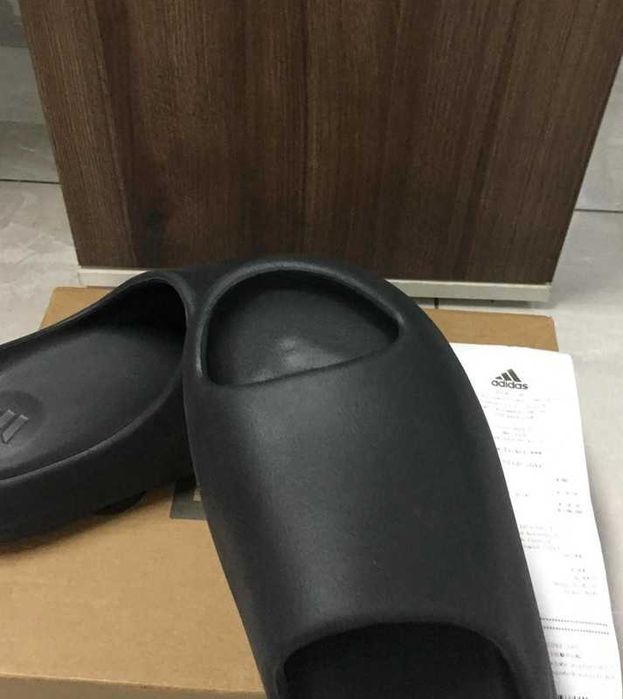adidas Yeezy Slide 39