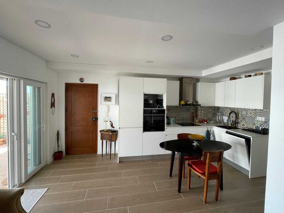 A venda apartamento/penthouse T2 renovado