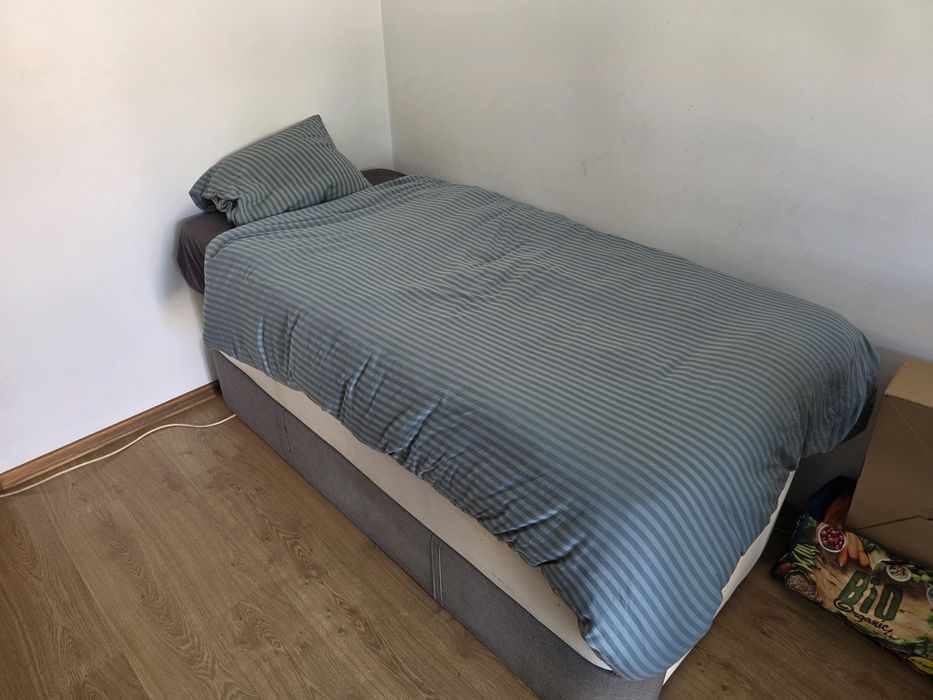 Sommier de solteiro com arrumação e cama sobresselente