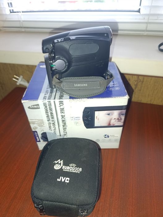 Продам відео камеру та фотокамеру