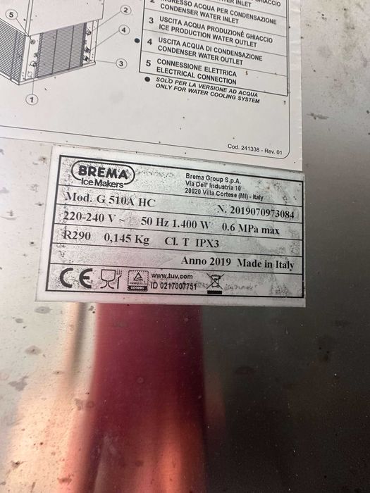 Máquina de Gelo Profissional Brema com Depósito Simag R250 e estrutura