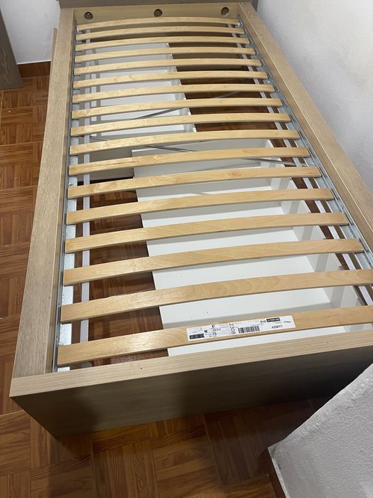 Cama ikea malm individual com estrado de tripas e caixas de arrumação