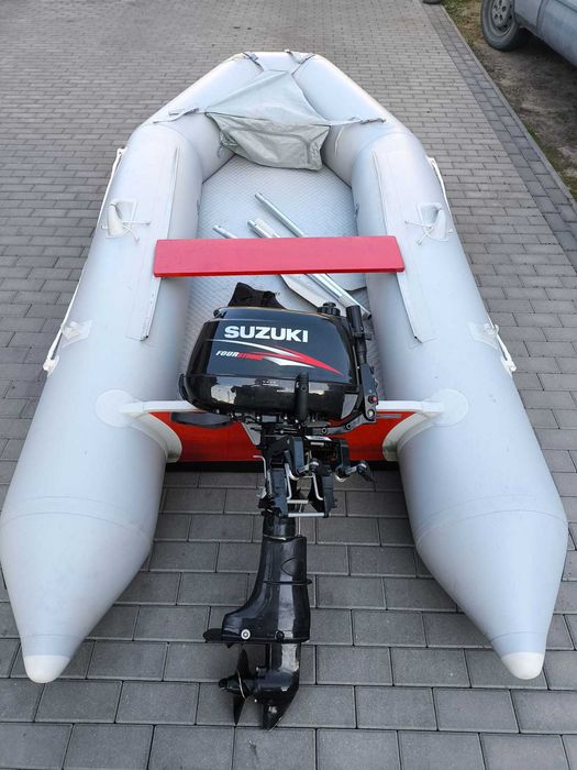 Ponton z silnikiem 4KM