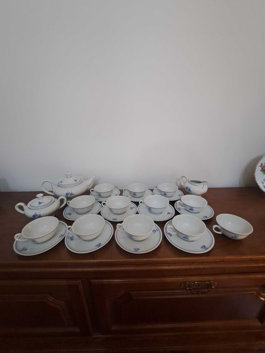 Conjunto de Chá em Porcelana Portuguesa – Vintage