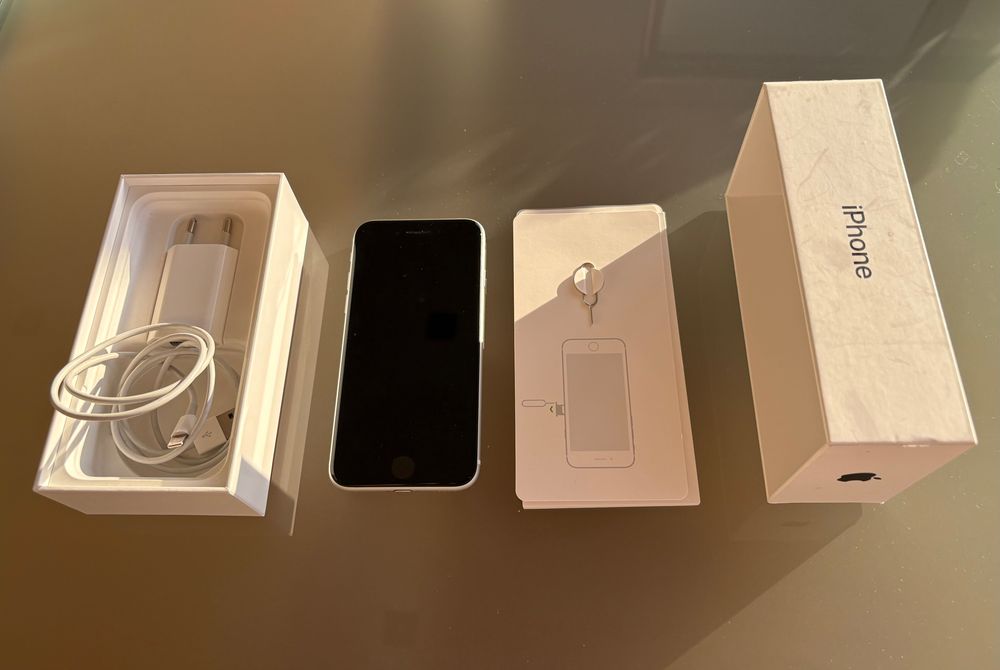 iPhone SE 2022 64Gb branco
