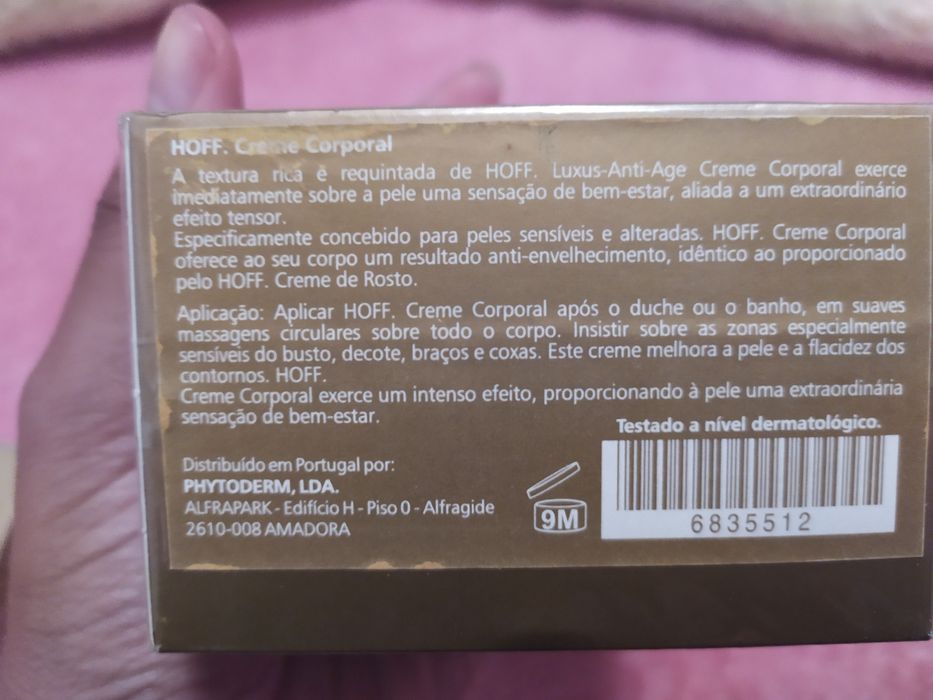 2 cremes. Creme peeling e creme corporal64750716526083124