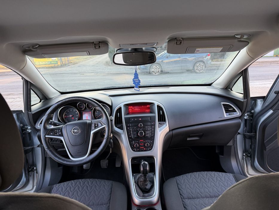 Opel Astra J Kombi  LIFT ! 1.4 Turbo Klima Alu PDC LED ! Serwis!