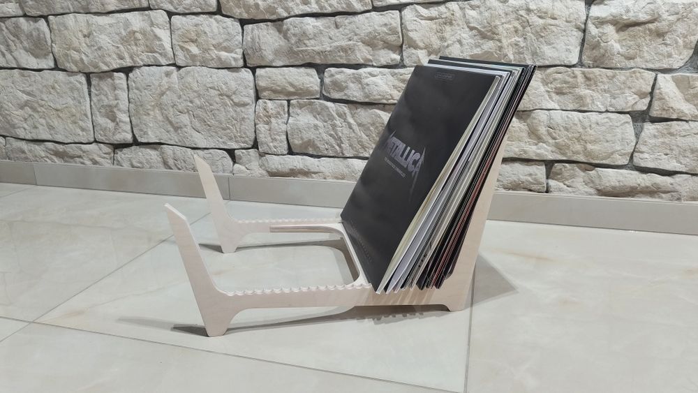 Stojak na płyty winylowe – nowoczesny, minimalistyczny