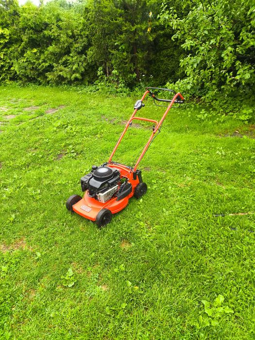 Kosiarka spalinowa do trawy Briggs and Stratton STAN BARDZO DOBRY