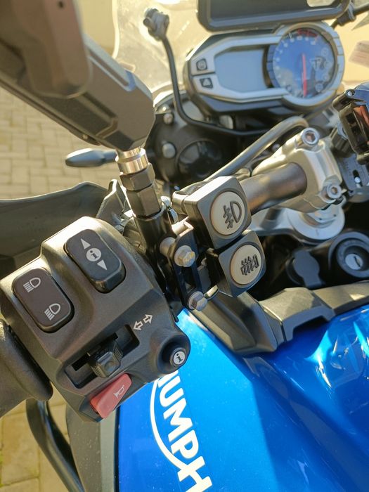 Triumph Tiger 800 XCX