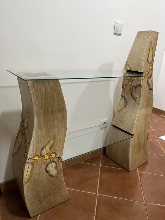 Móvel para Hall de entrada com prateleiras em vidro