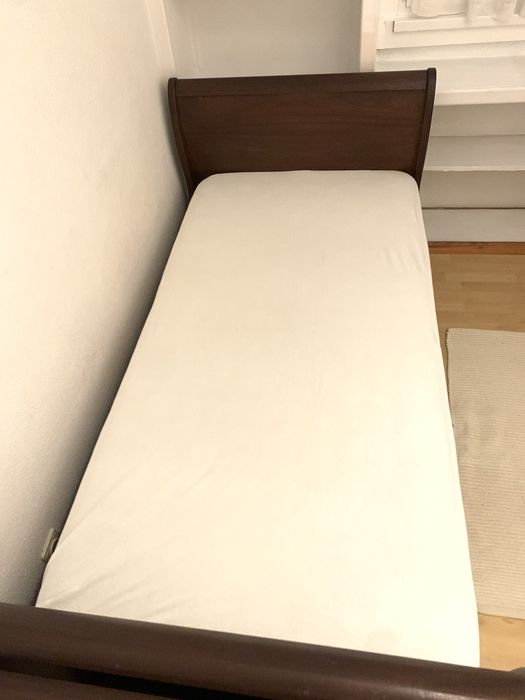 Cama de solteiro dupla + 2 colchões