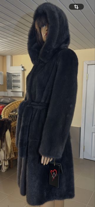 Рр 50-54. Норковая шуба’ графитовый халат’. Италия