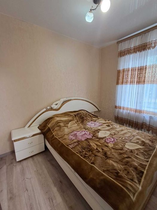 Продам дом с участком 8 сот. Новый евроремонт. Проспект Металлургов. Гараж.