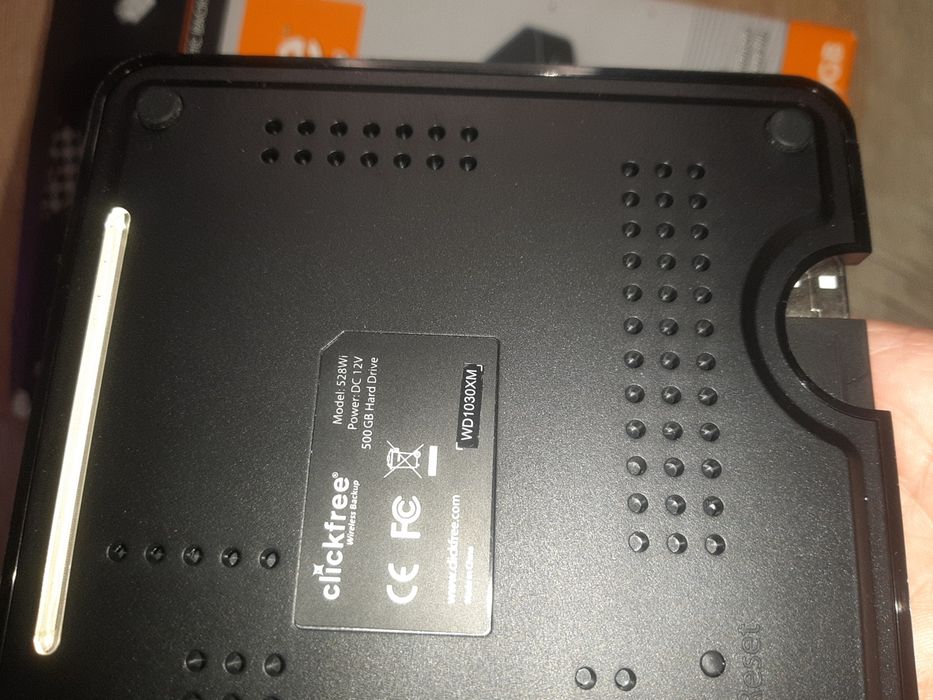 Сетевой резервнвй накопитель  Clickfree