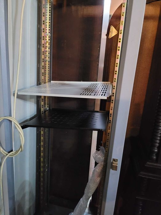 Armário para servidor / Bastidor - Bom estado geral