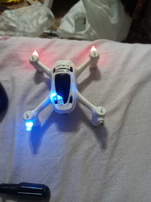 Квадрокоптер Hubsan fpv x4 plus з пультом.