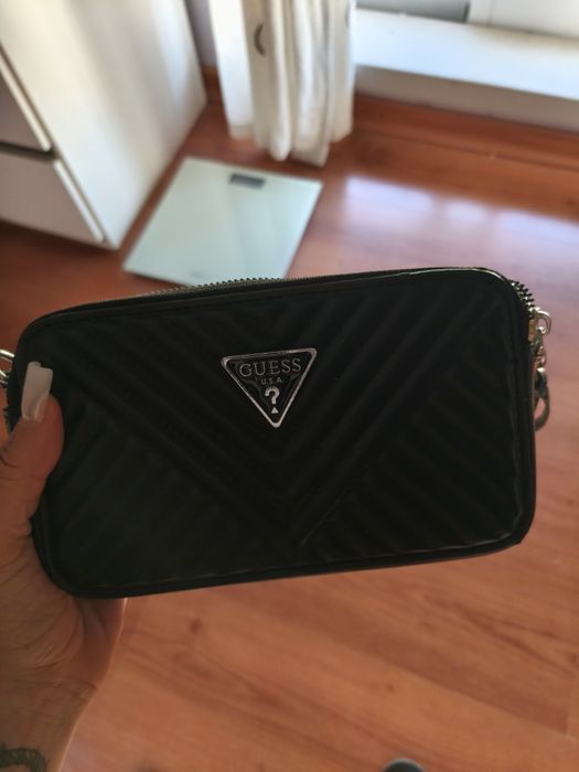 Mala preta Guess