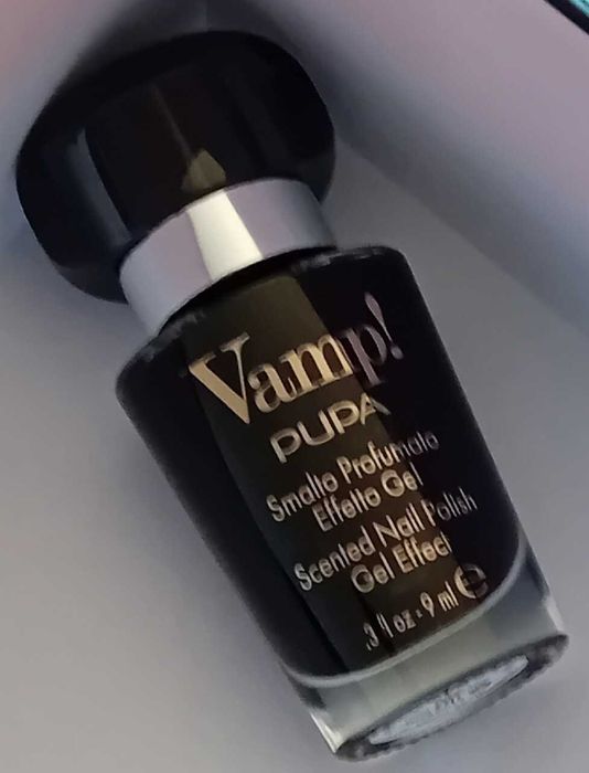 Pupa - Vamp! lakier pachnący perfumowany żelowy, 9ml (305 Rocky Black)