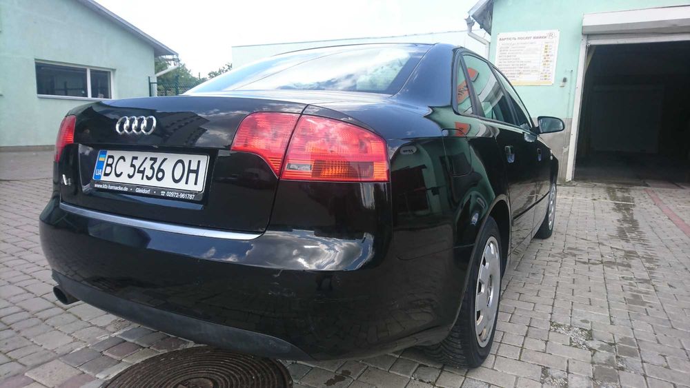 Автомобіль Audi A4