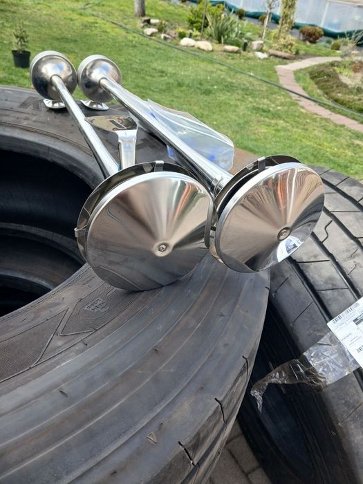 Дудки на грузовий автомобіль