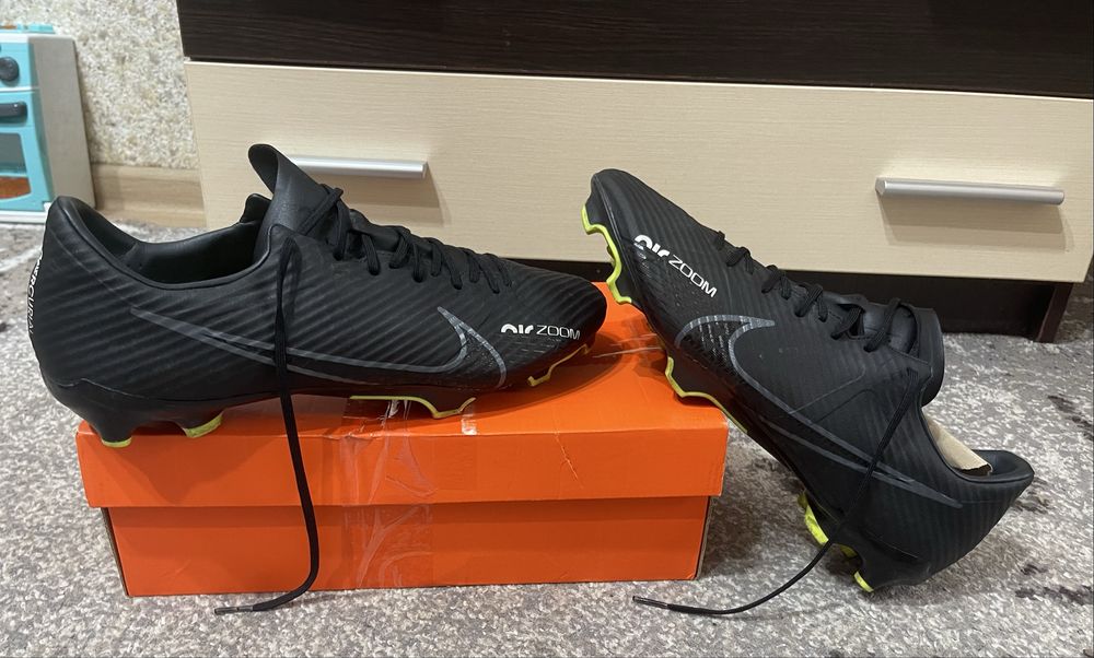 Копочки сороканожки залки Nike tiempo