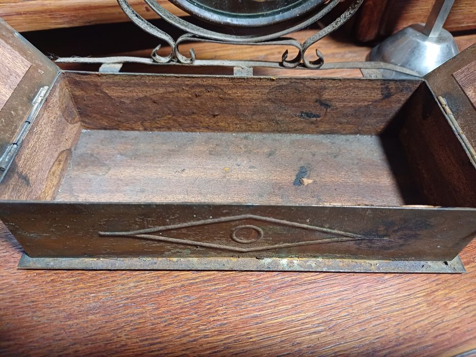 Miedziana Szkatułka z lusterkiem PRL-u staroć zabytek