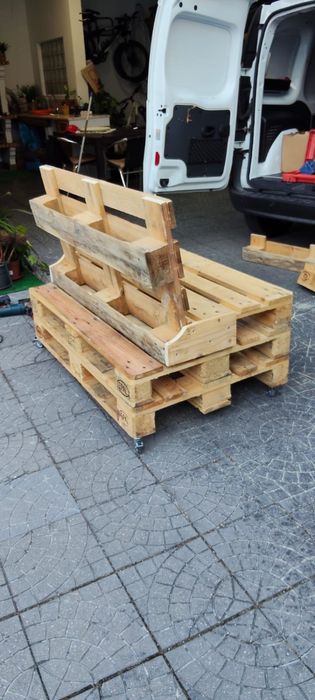 Banco feito em paletes com entrega em na zona de Leiria
