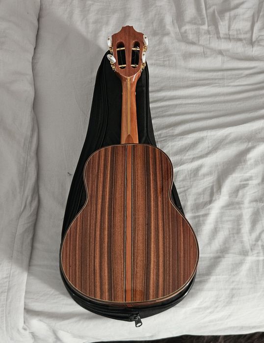 Cavaquinho artesanal