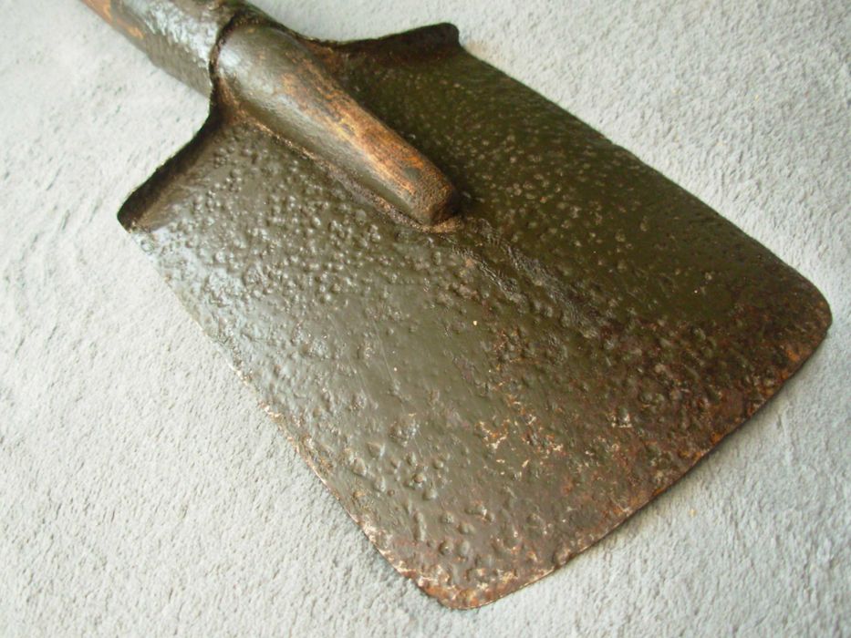 Stara sowiecka saperka II W.Ś.